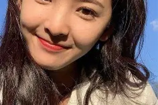百万网红直播号称纯牛肉售卖合成肉卷 承诺假一赔万 被起诉称赔偿过高 最终双方同意调解